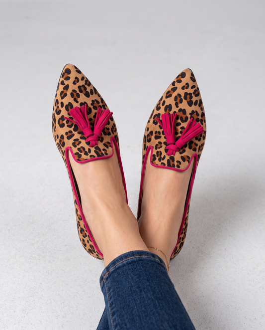 Geneviève | Mocassin léopard effet daim, pampilles fuchsia