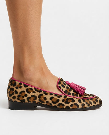 Flavie | Mocassin léopard à liserés et pampilles fuchsia